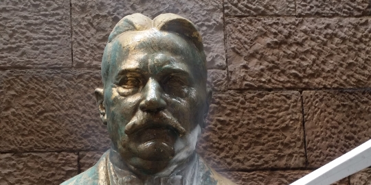 restoration process of Mihajlo Pupin bust